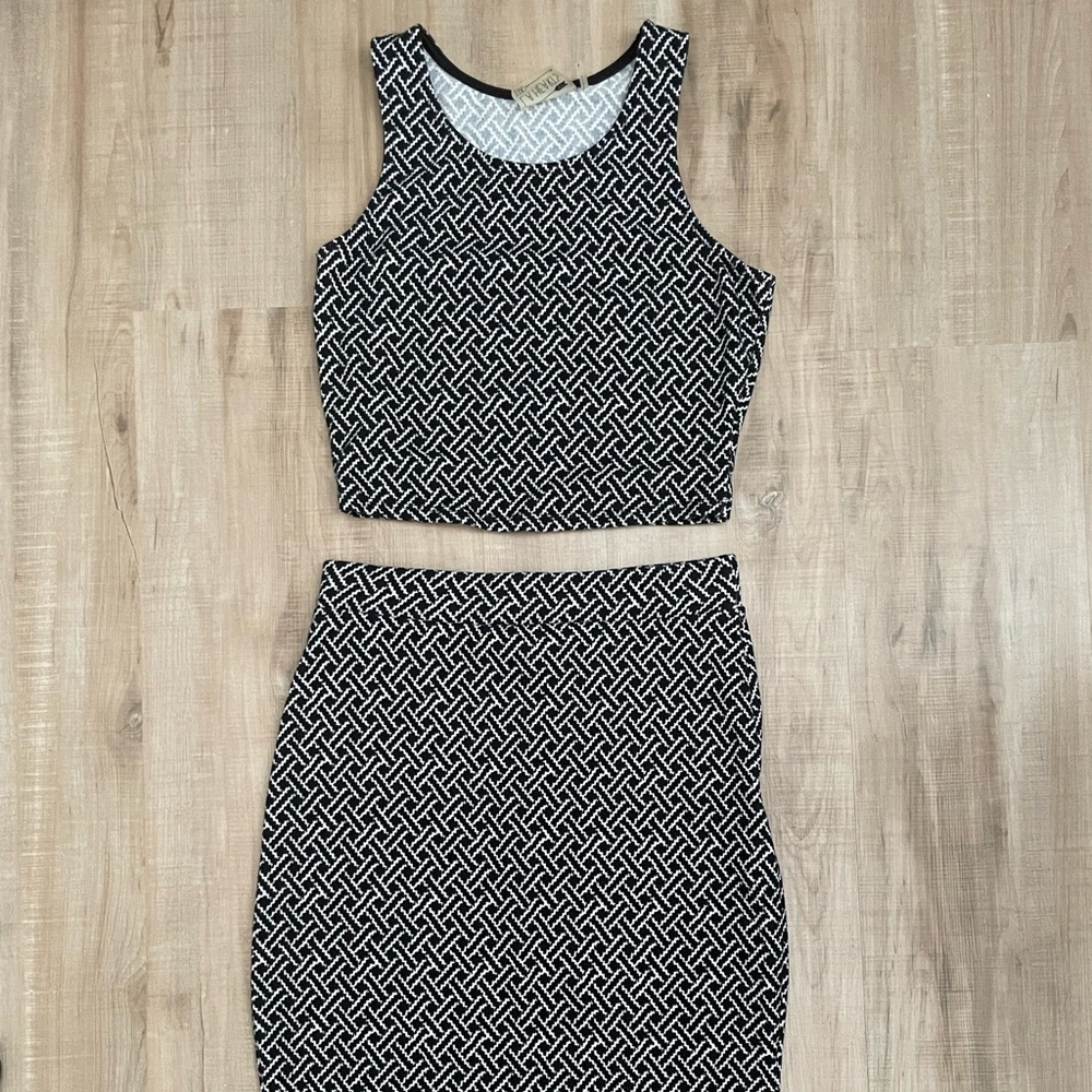 2 piece set - Picture 2 of 3